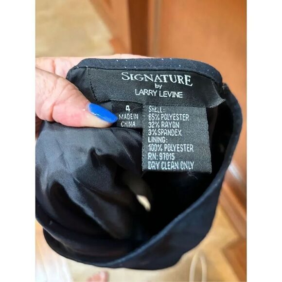 Signature by Larry Levine navy pinstriped mermaid style pencil skirt w-clasp zip - Picture 4 of 7